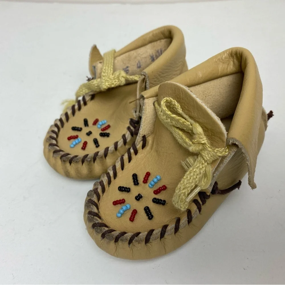 Vintage Minnetonka size 4